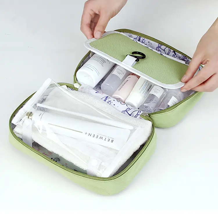 foldable-travel-toiletry-bag (5)